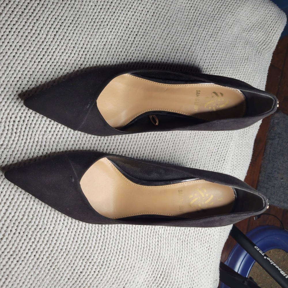 Sam & Libby Black Faux Suede Pointed Toe Flared Kitten Heel Pumps Womens 9